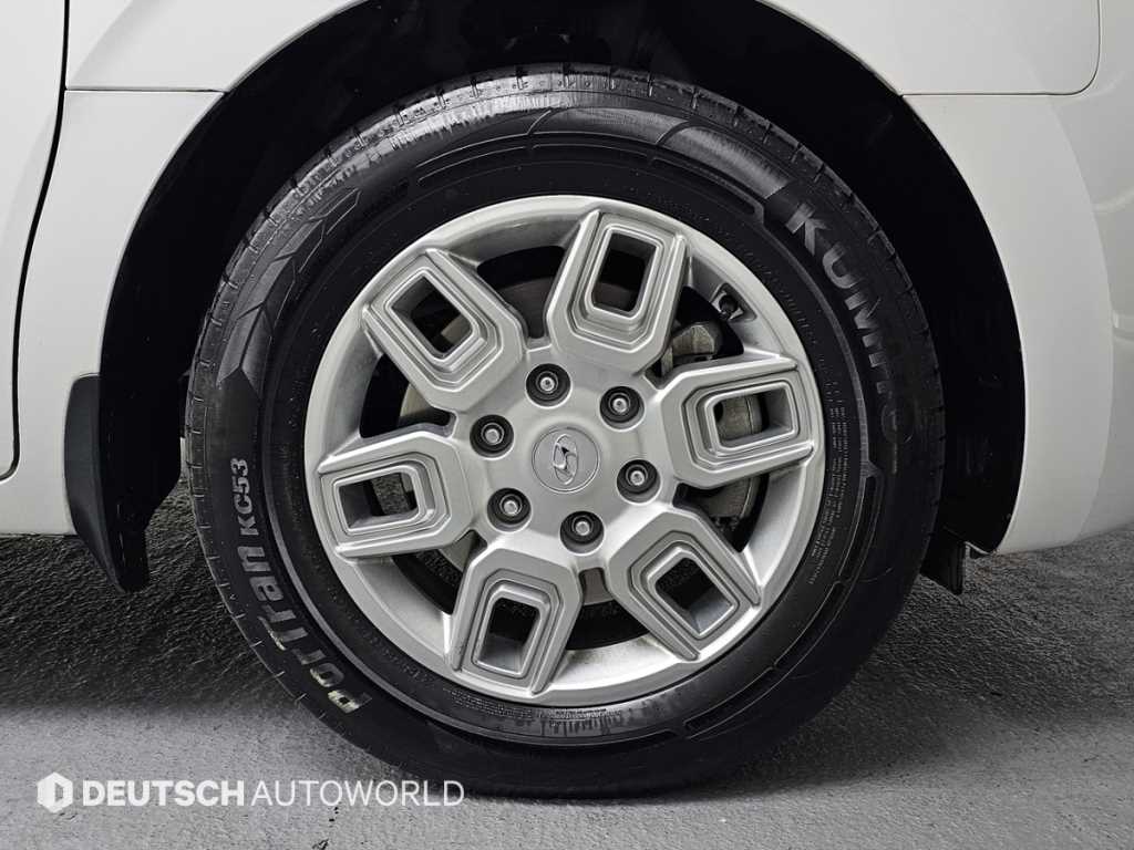 HYUNDAI Staria - Vista 5