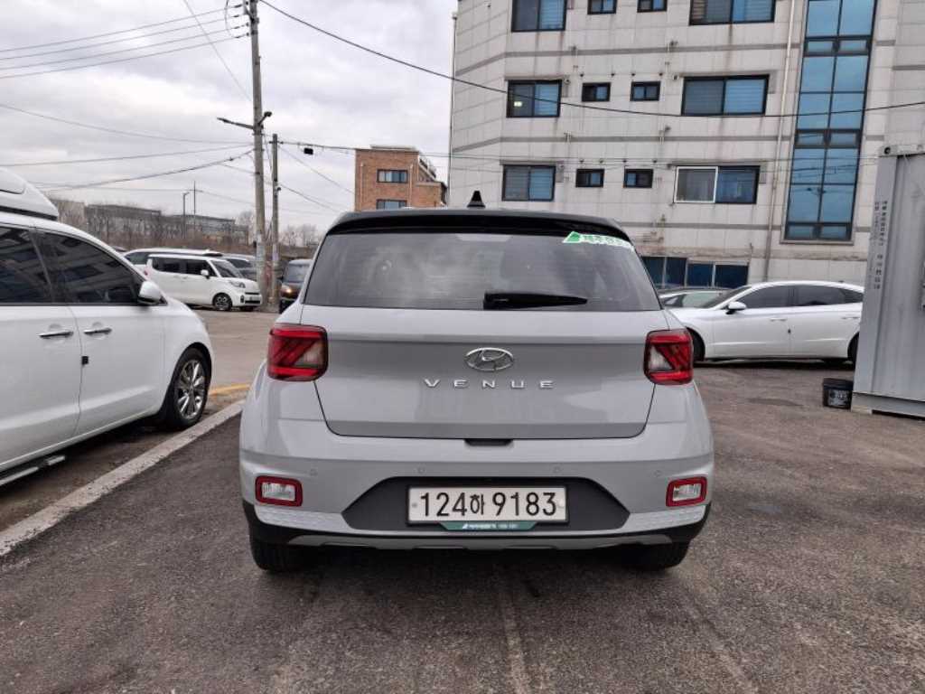 HYUNDAI Venue - Vista 3