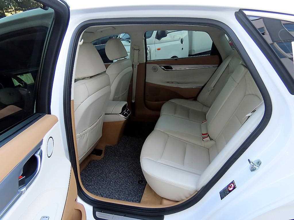 HYUNDAI Grandeur - Vista 6