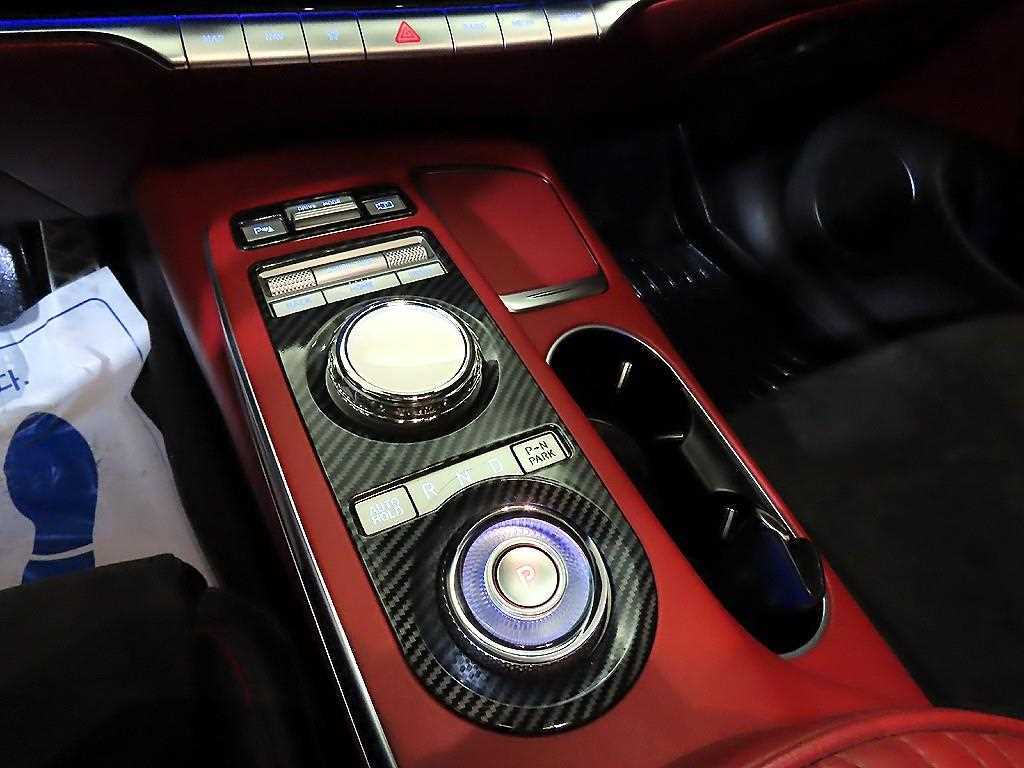 Genesis GV70 - Vista 12