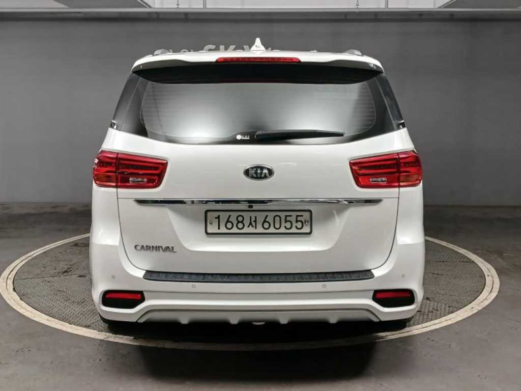 KIA Carnival - Vista 2