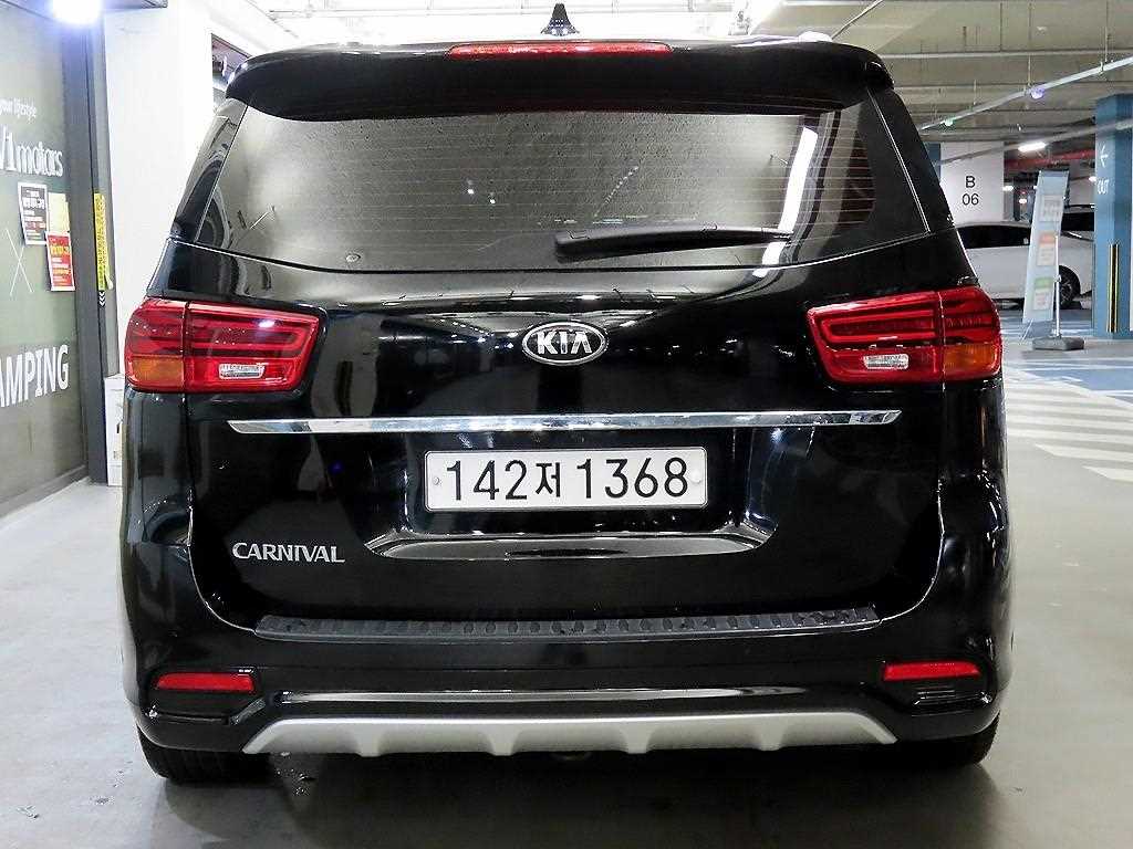 KIA Carnival - Vista 5