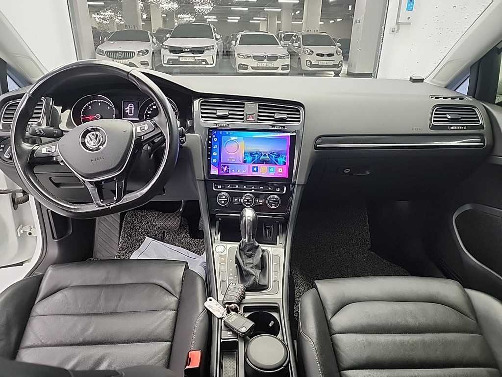 Volkswagen Golf - Vista 7