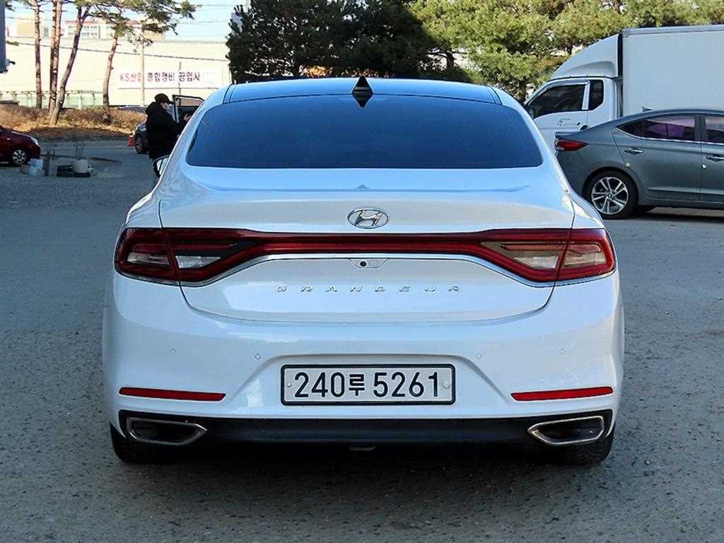HYUNDAI Grandeur - Vista 4