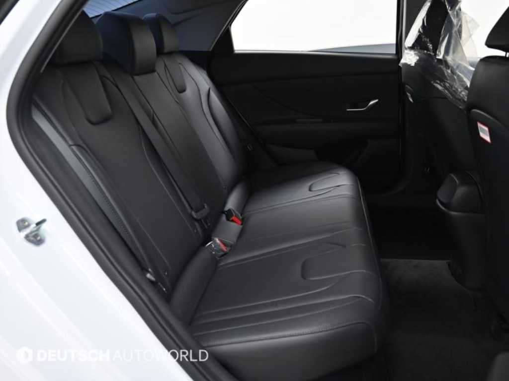 HYUNDAI Avante - Vista 12