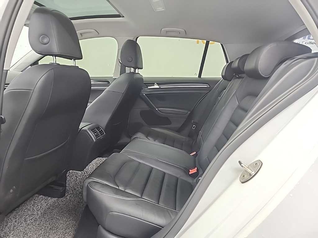 Volkswagen Golf - Vista 12