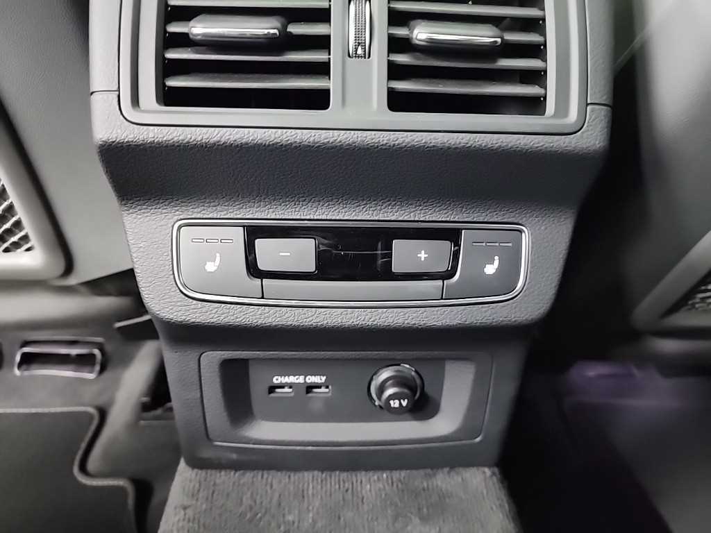 Audi SQ5 2023 Negro - Importación desde Corea - HF Imports Iquique - Foto 13