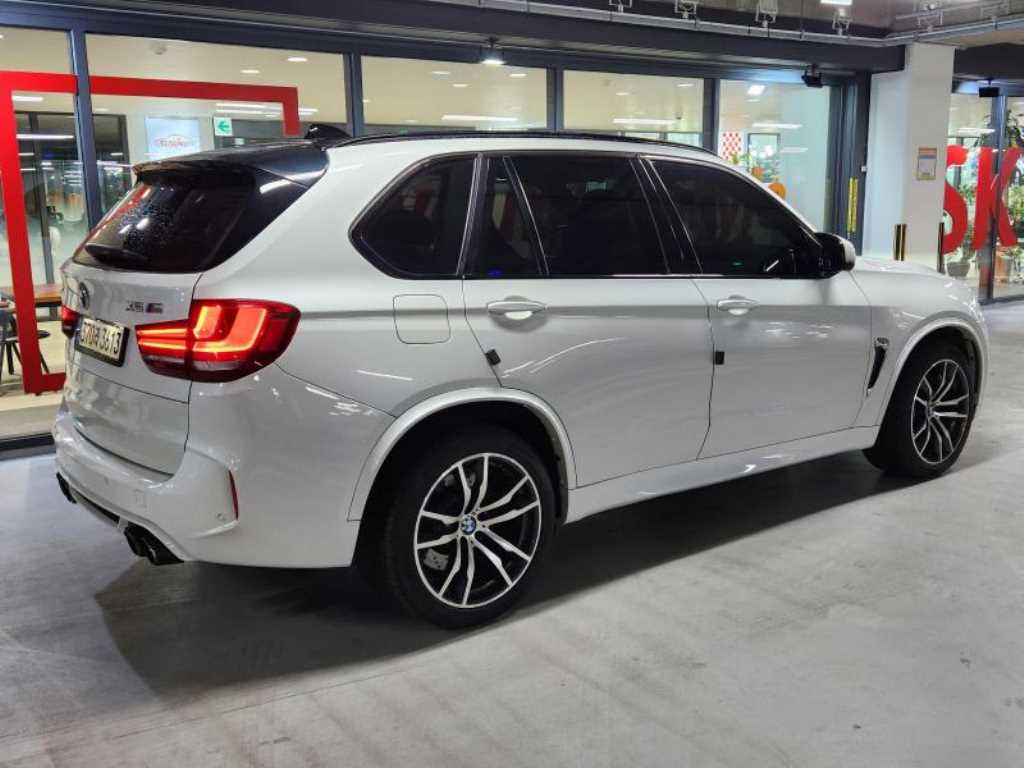 BMW X5M - Vista 4