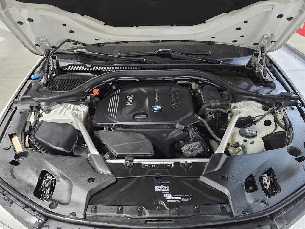 BMW 5 Series 2018 Blanco - Importación desde Corea - HF Imports Iquique - Foto 17