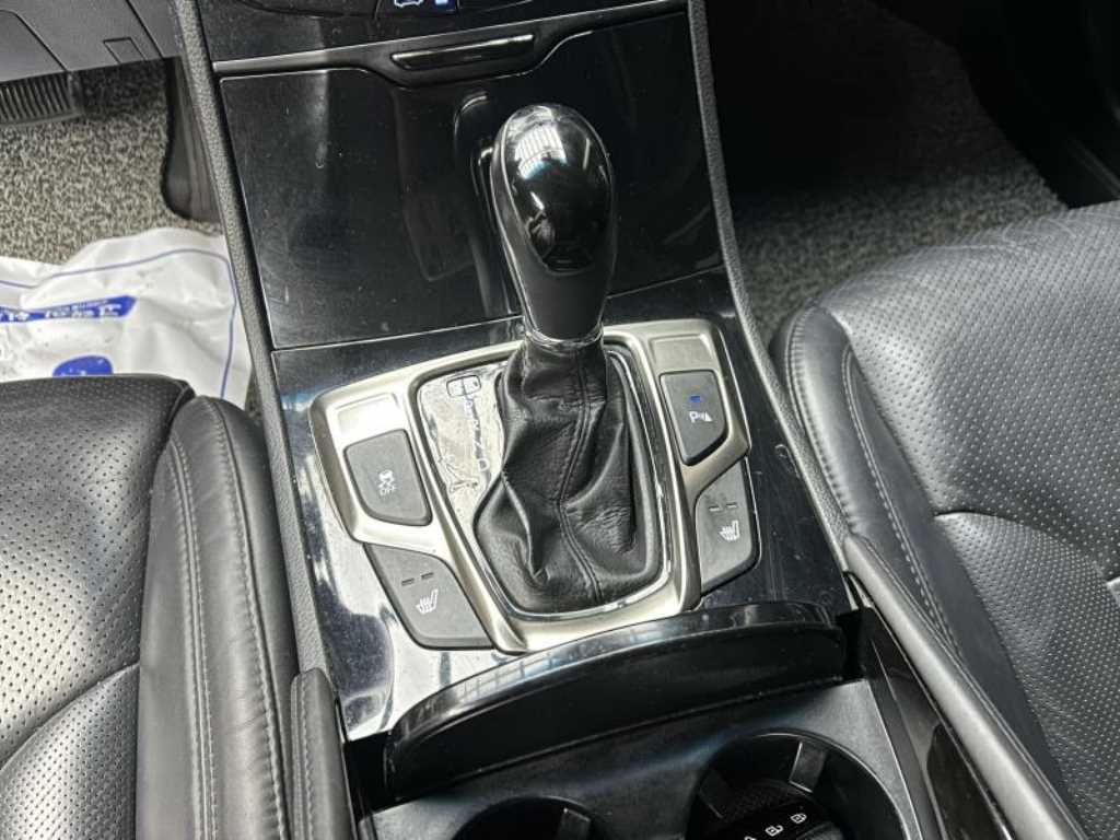 HYUNDAI Grandeur - Vista 10