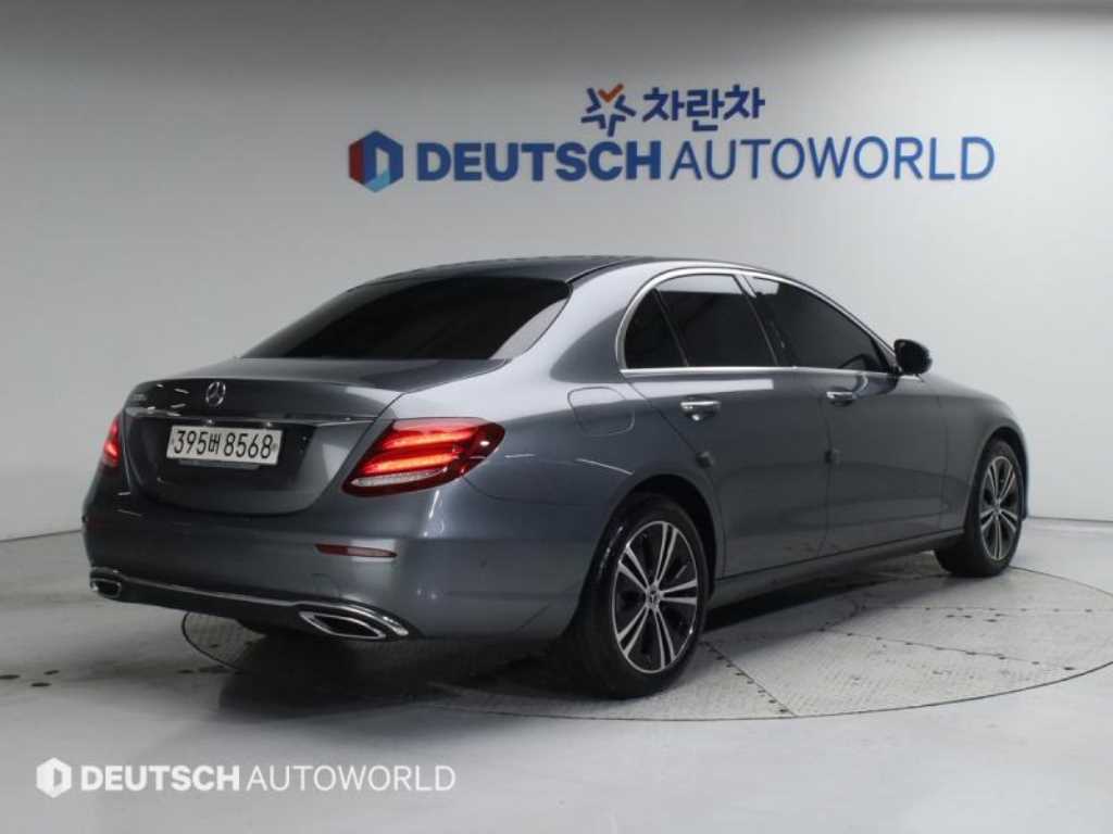 Mercedes Benz E class - Vista 2