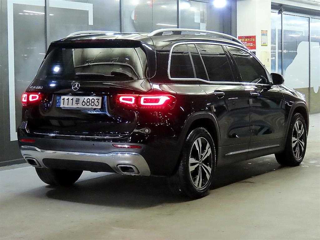 Mercedes Benz GLB Class - Vista 4