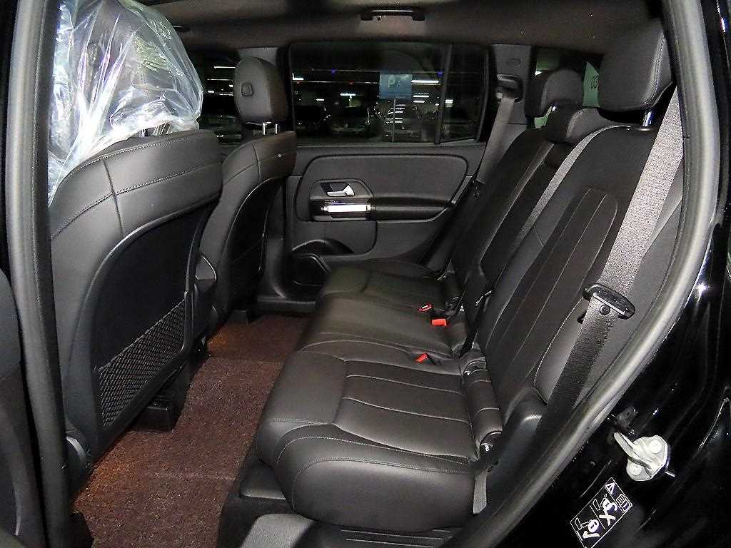 Mercedes Benz GLB Class - Vista 7