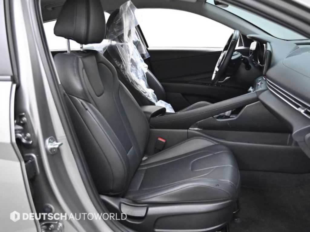 HYUNDAI Avante - Vista 10