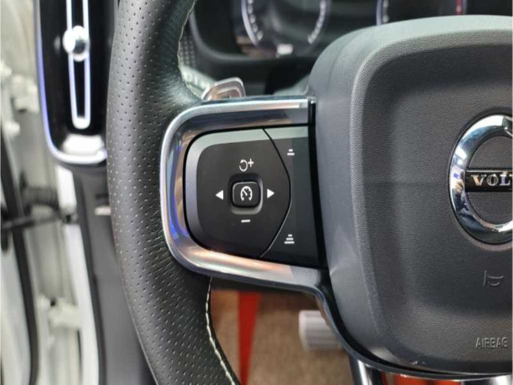 Volvo XC40 - Vista 8