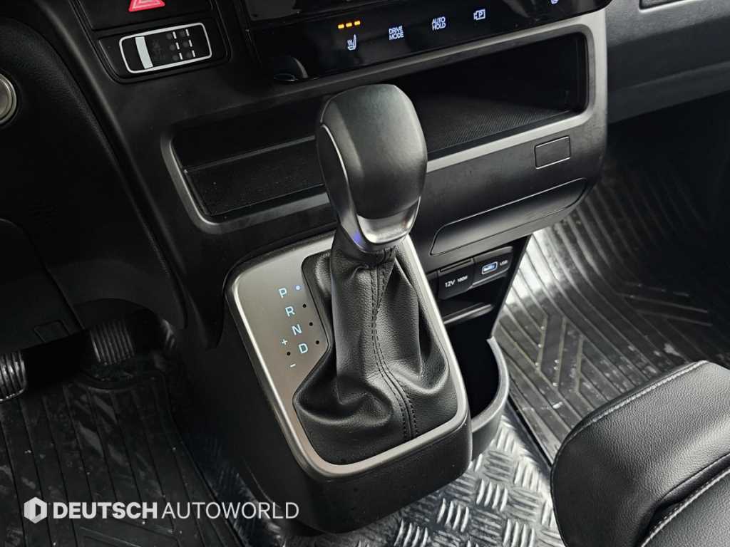 HYUNDAI Staria - Vista 9