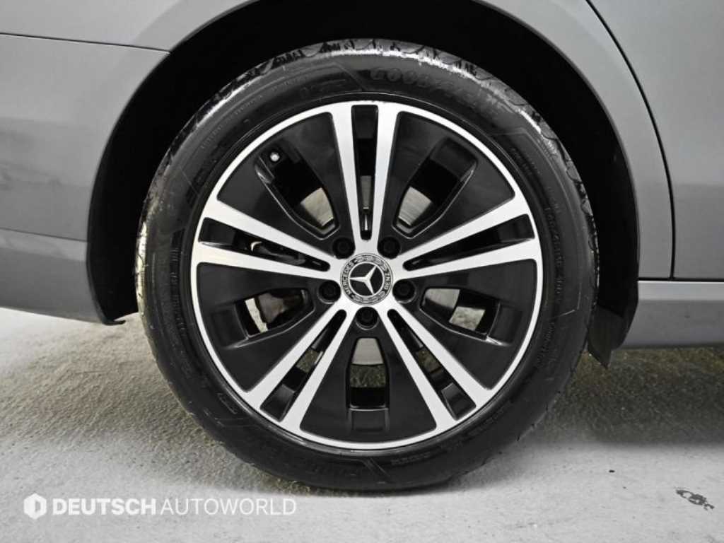 Mercedes Benz E class - Vista 5