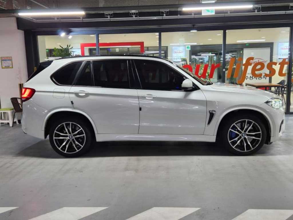 BMW X5M - Vista 3