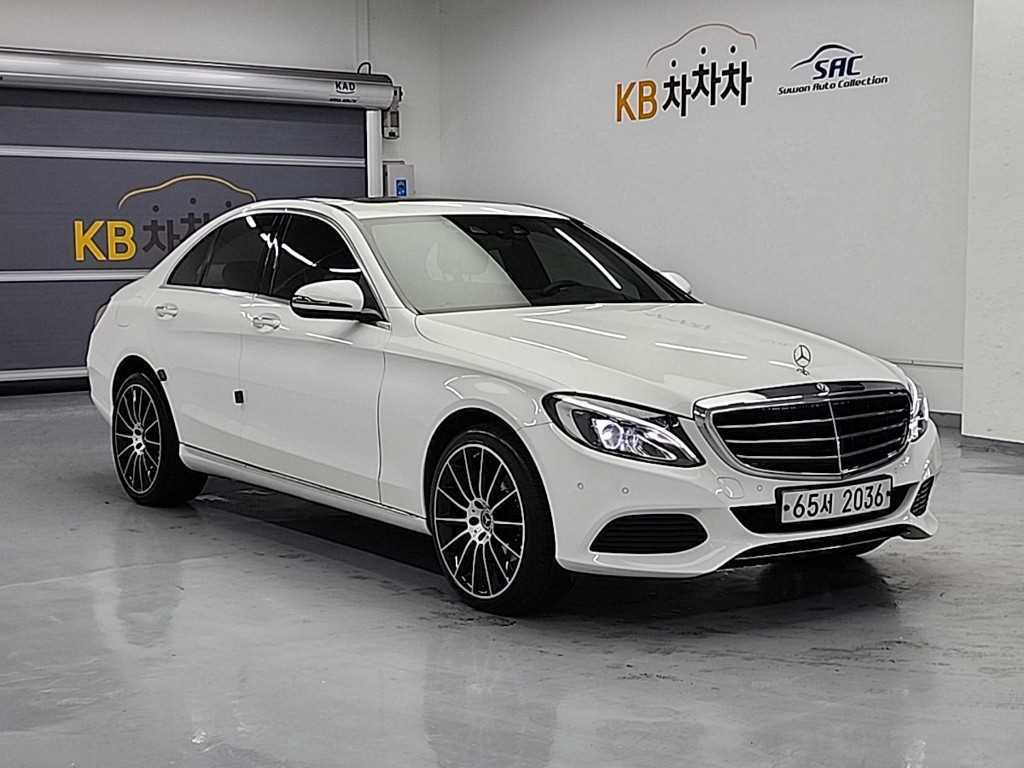 Mercedes Benz C Class - Vista 4