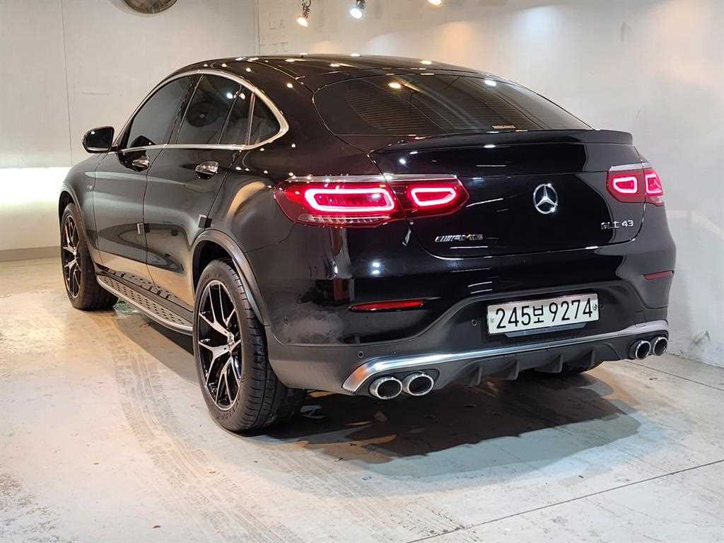 Mercedes Benz GLC Class - Vista 4