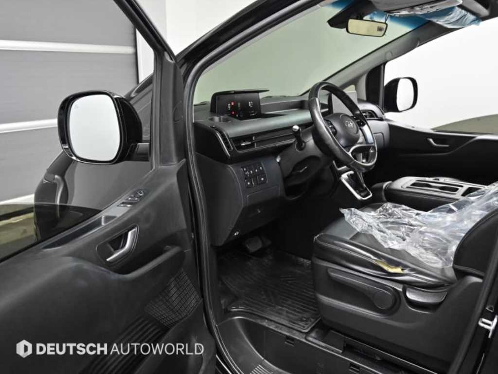 HYUNDAI Staria - Vista 11