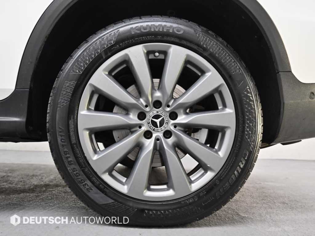 Mercedes Benz GLC Class - Vista 5