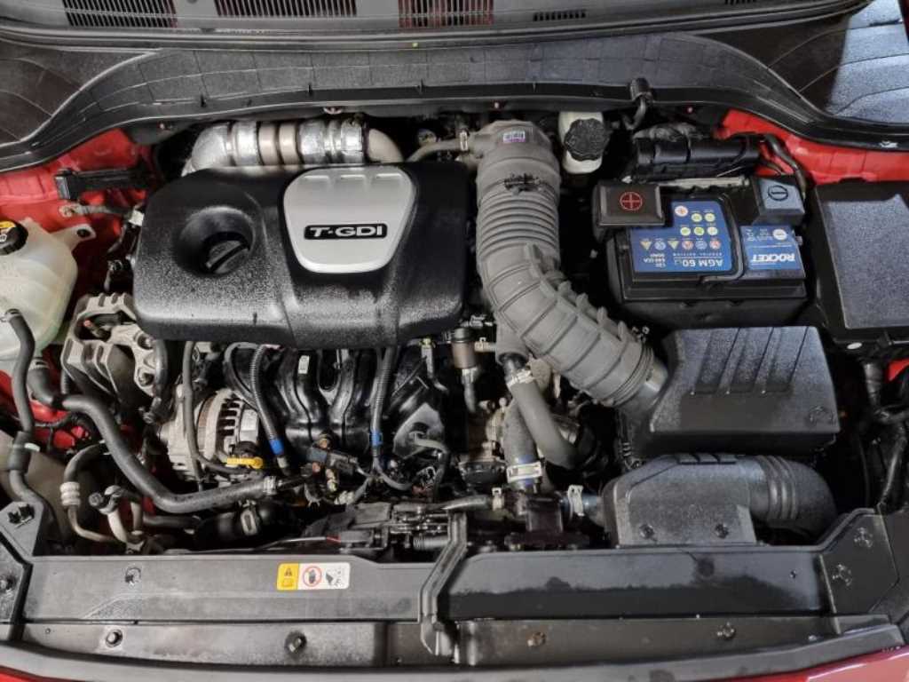 HYUNDAI Kona - Vista 6