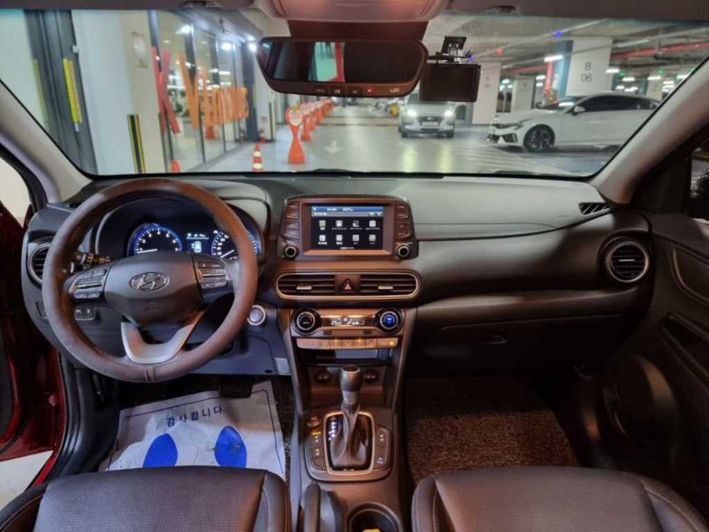 HYUNDAI Kona - Vista 8