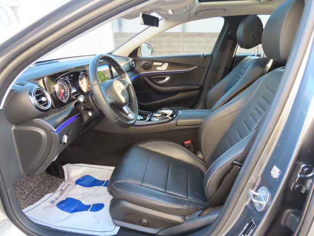 Mercedes Benz E class - Vista 5