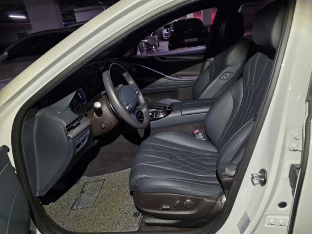 Genesis G80 - Vista 8