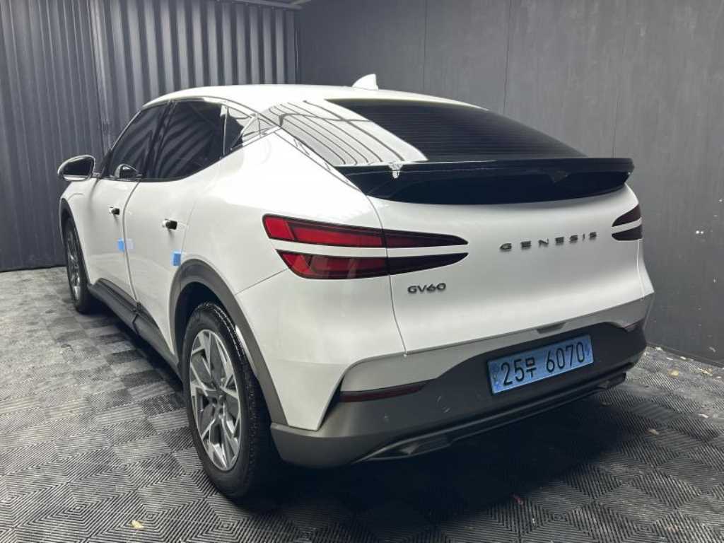 Genesis GV60 - Vista 4