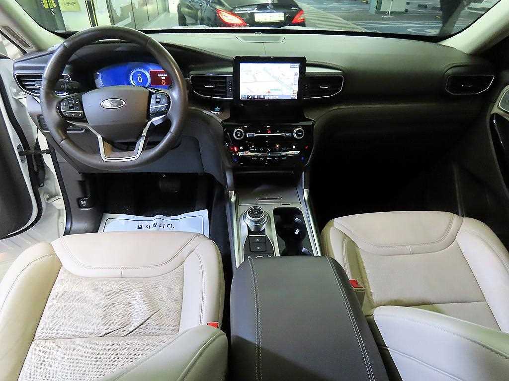 Ford Explorer - Vista 10