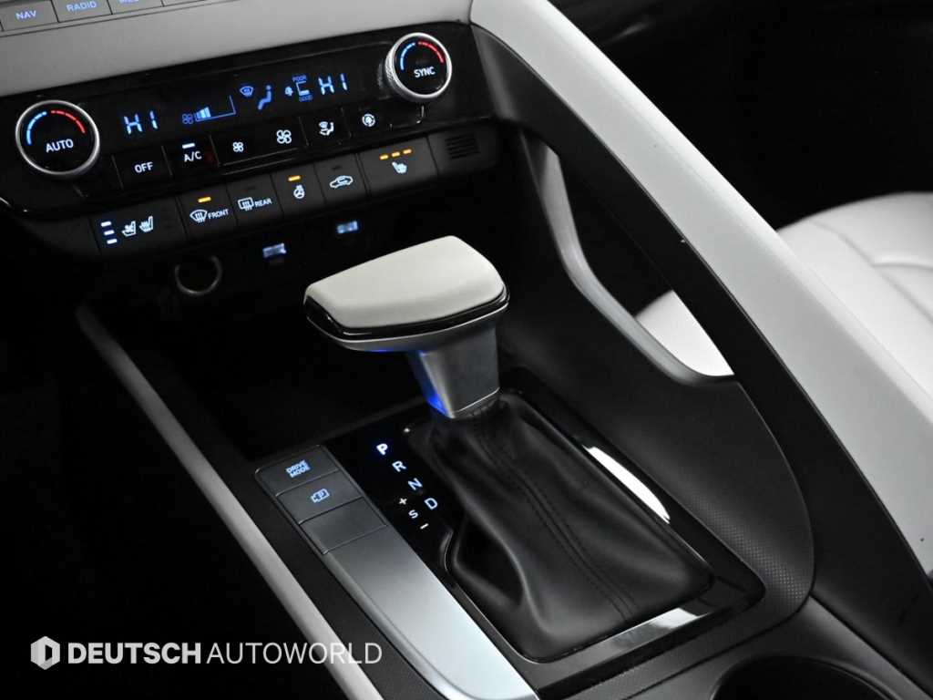 HYUNDAI Avante - Vista 9