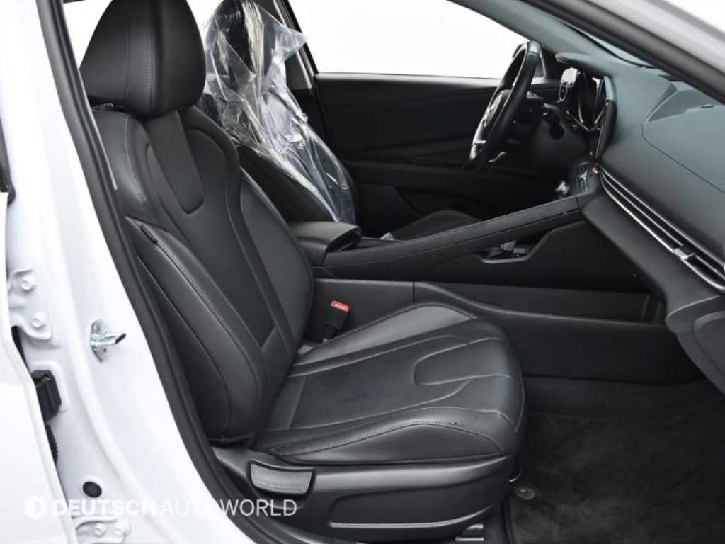 HYUNDAI Avante - Vista 10