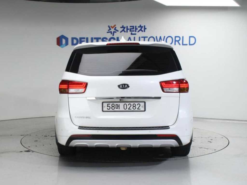 KIA Carnival - Vista 4