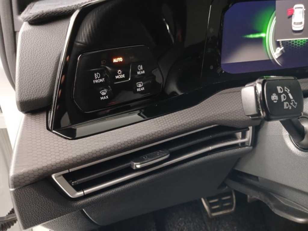 Volkswagen Golf - Vista 12