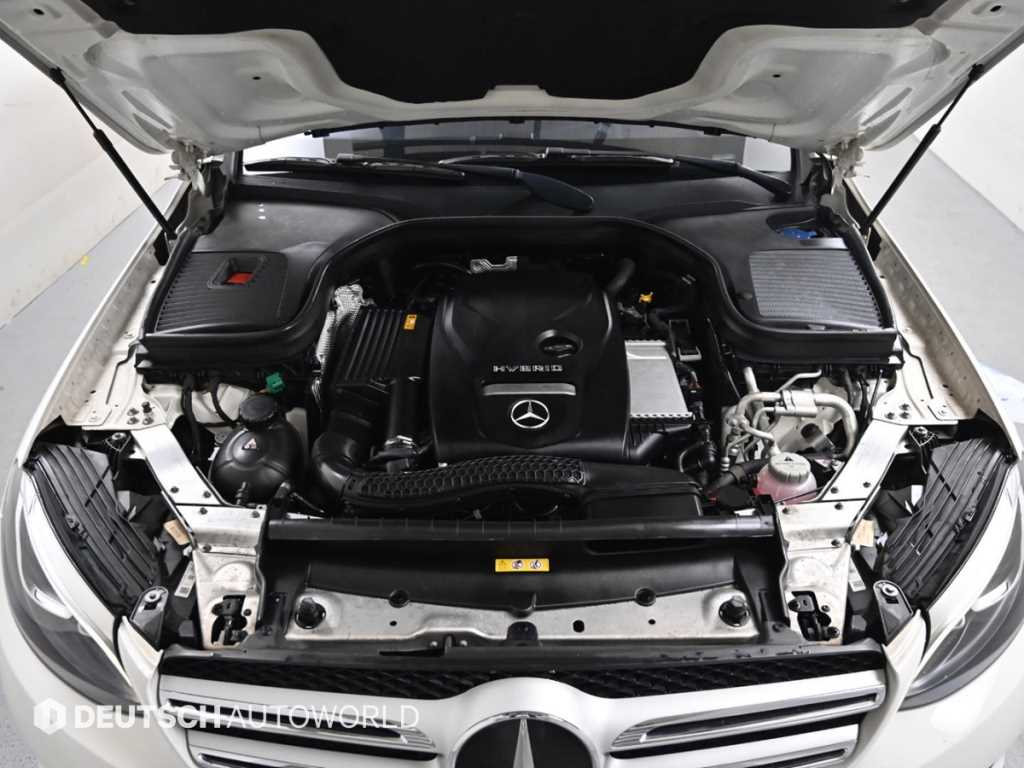 Mercedes Benz GLC Class - Vista 6