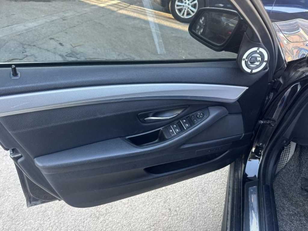 BMW 5 Series - Vista 5