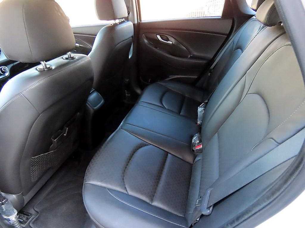 HYUNDAI i30 - Vista 6