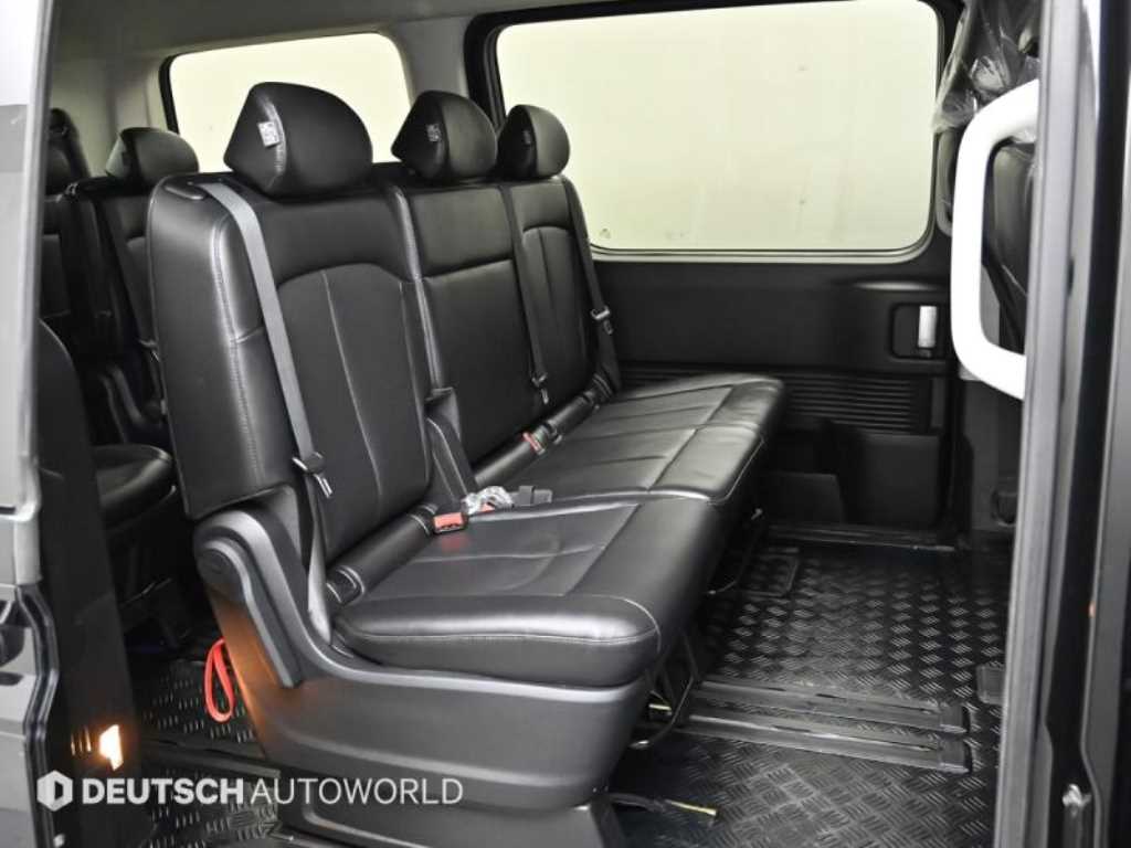 HYUNDAI Staria - Vista 12