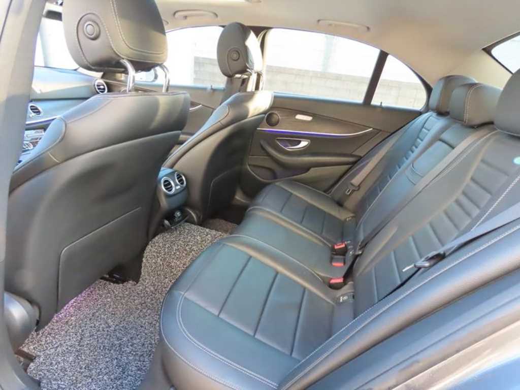 Mercedes Benz E class - Vista 7