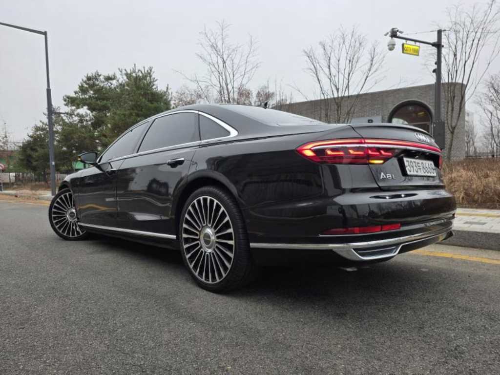 Audi A8 - Vista 5