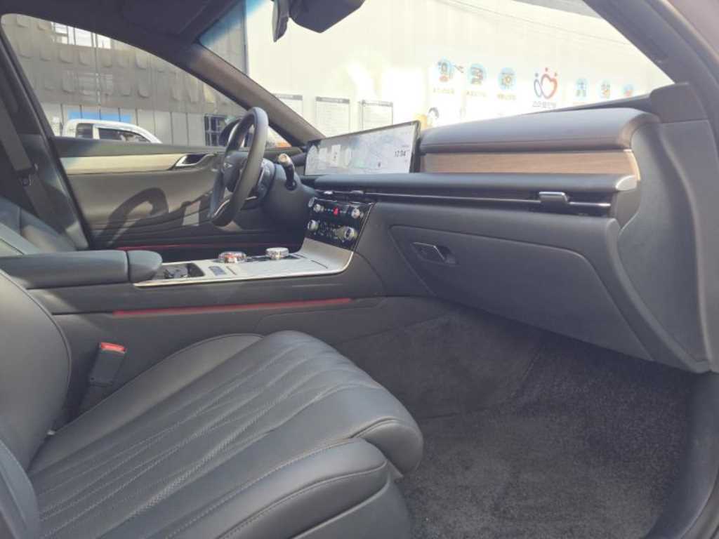 Genesis G80 - Vista 9