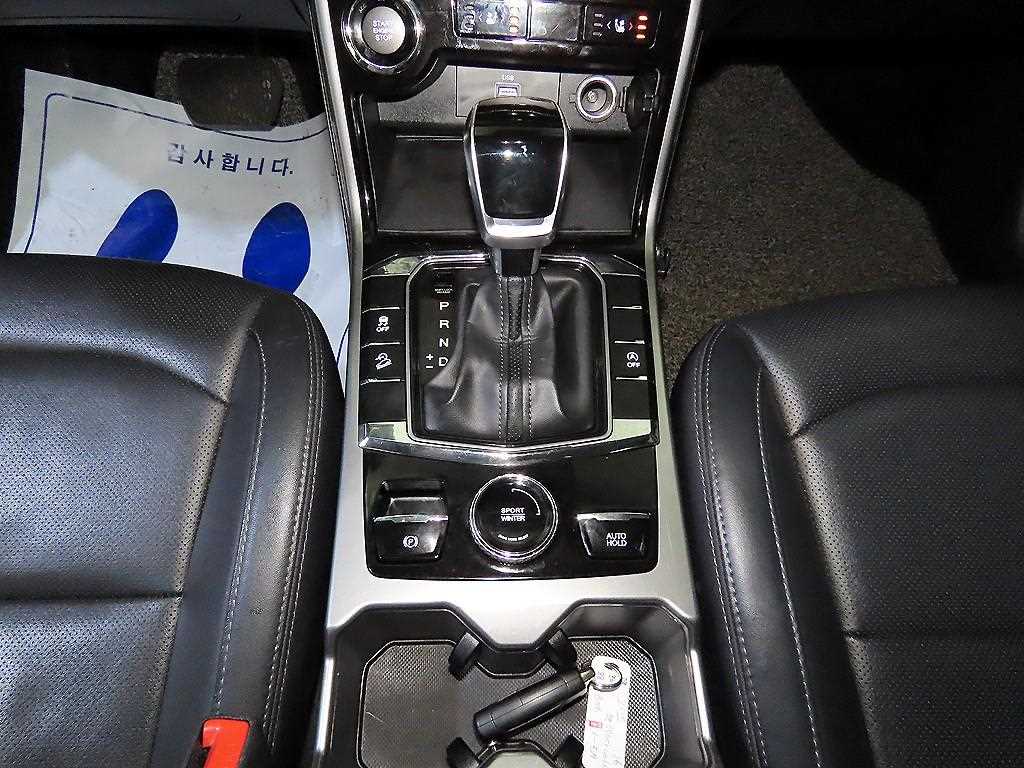 Ssangyong Korando - Vista 12