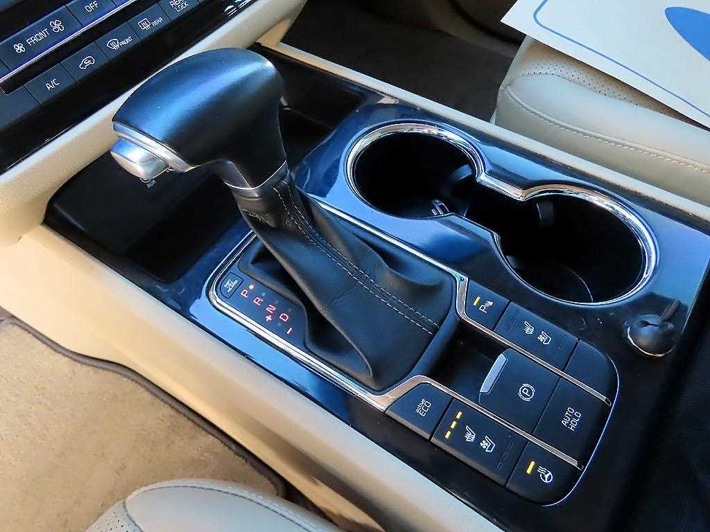 KIA Carnival - Vista 10