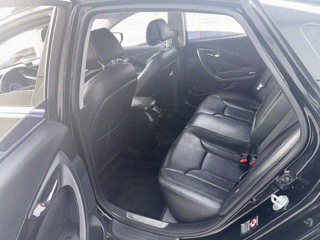 HYUNDAI Grandeur - Vista 6