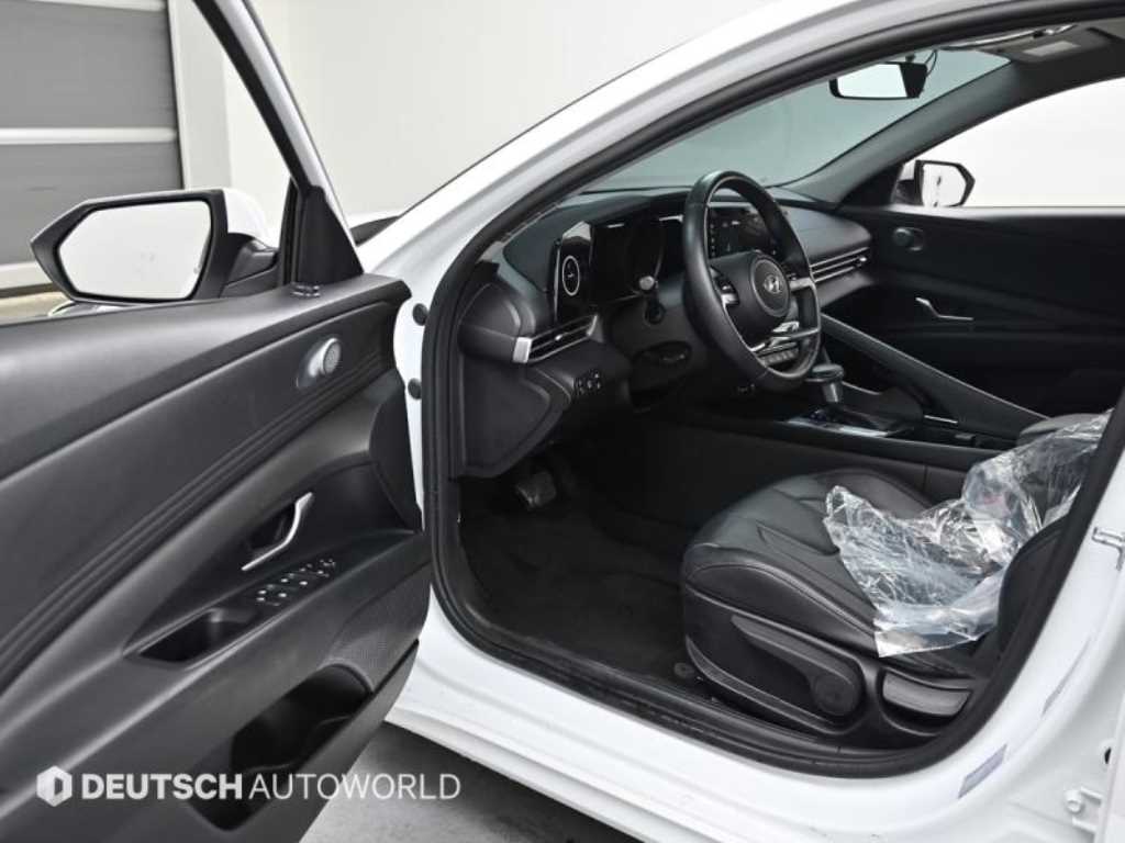 HYUNDAI Avante - Vista 11