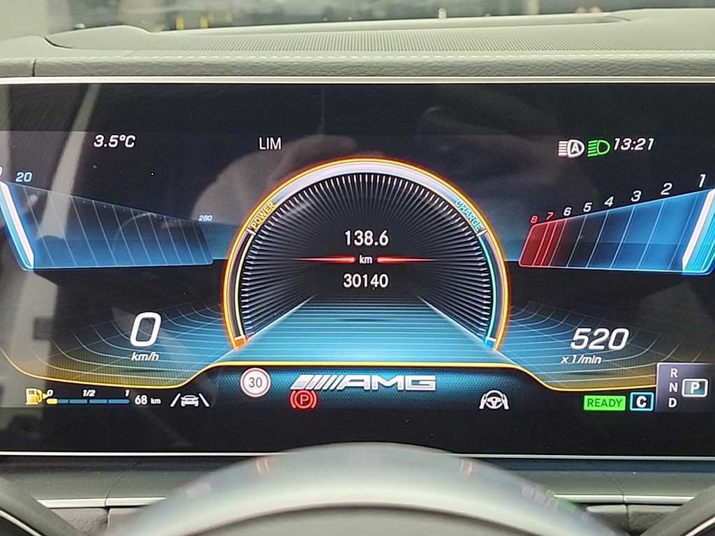 Mercedes Benz GLE Class - Vista 6