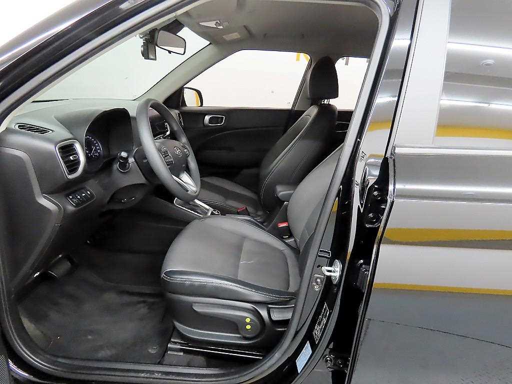 HYUNDAI Venue - Vista 5