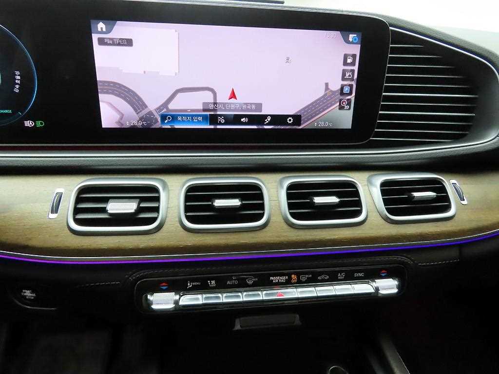 Mercedes Benz GLE Class - Vista 8